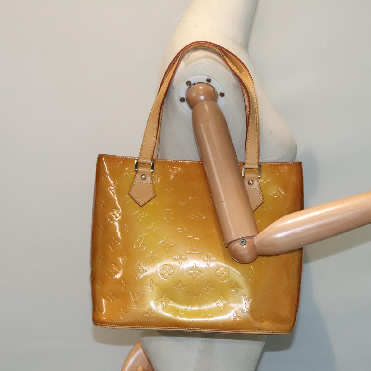 LOUIS VUITTON Monogram Vernis Houston Hand Bag Beige M91004 LV Auth 91054