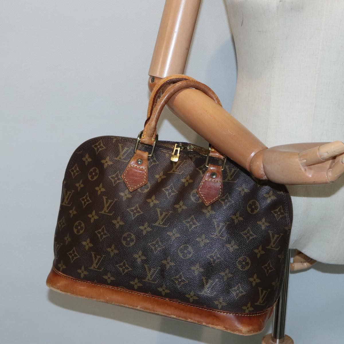 LOUIS VUITTON Monogram Alma Hand Bag M51130 LV Auth 91102