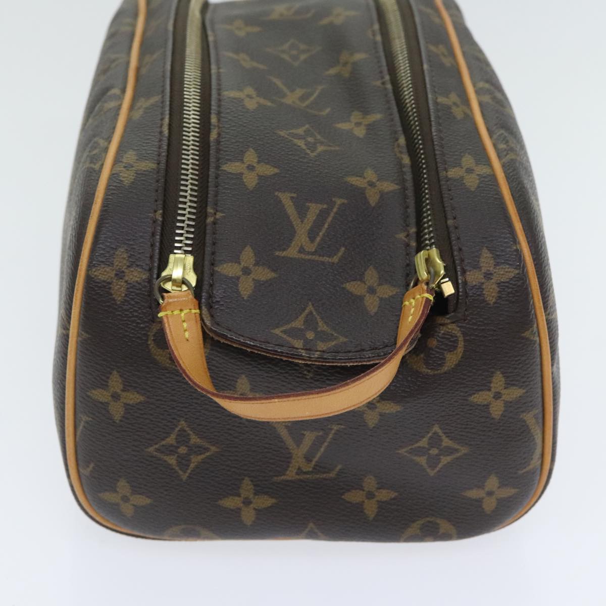 LOUIS VUITTON Monogram Dop Kit Cosmetic Pouch M44494 LV Auth 91108