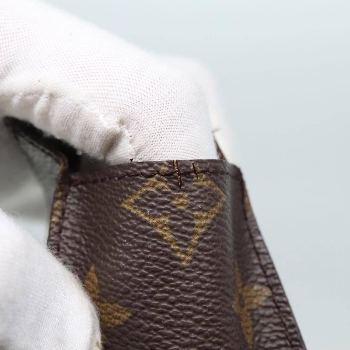 LOUIS VUITTON Monogram Poche Toilette 26 Pouch M47542 LV Auth 91140