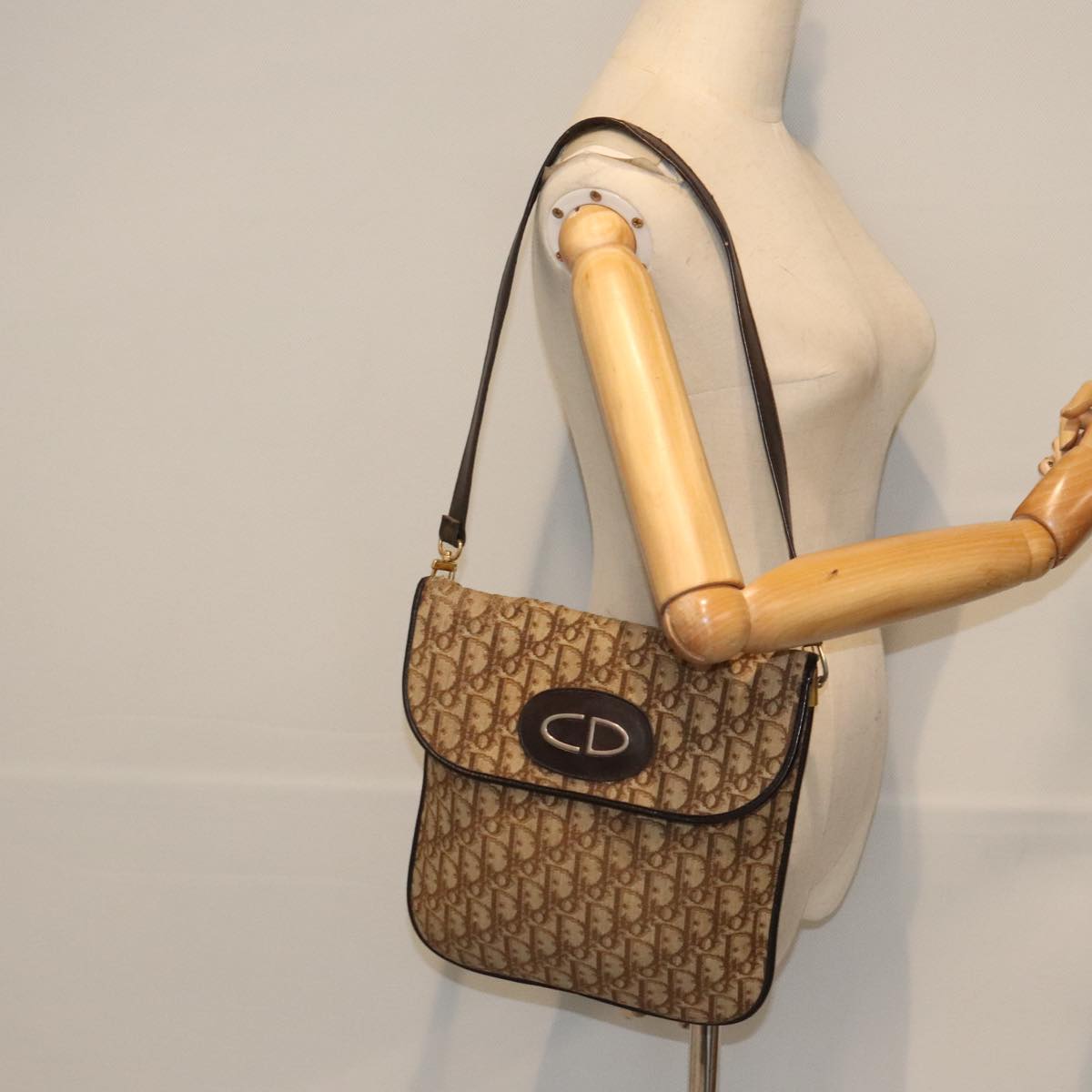 Christian Dior Trotter Canvas Shoulder Bag Beige Auth 91283