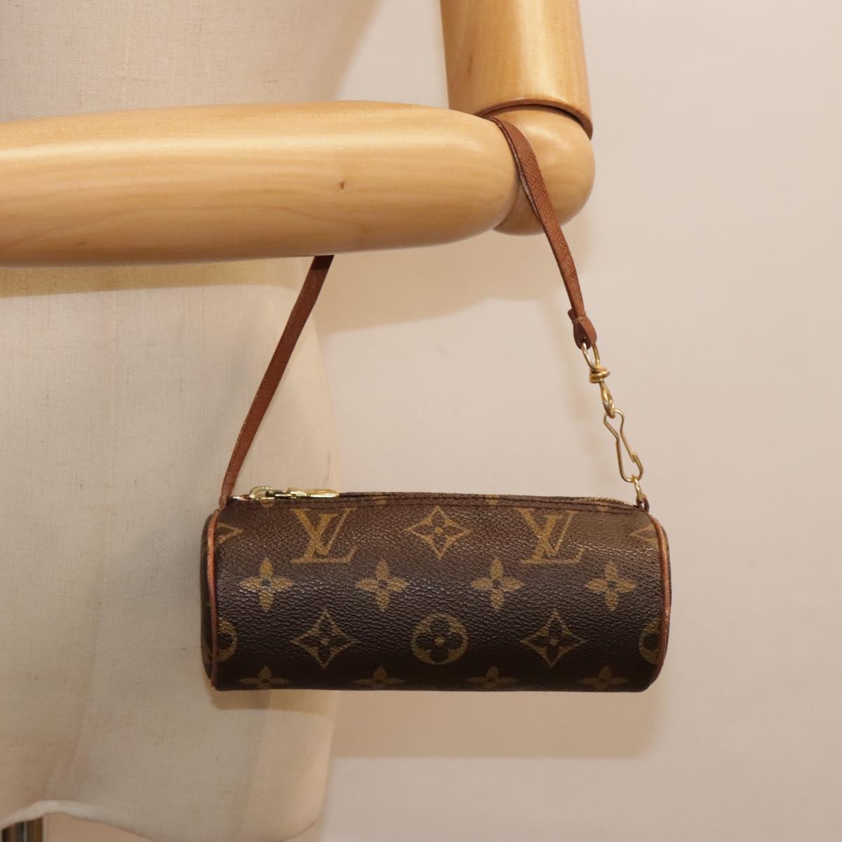 LOUIS VUITTON Monogram Papillon Pouch LV Auth 91381