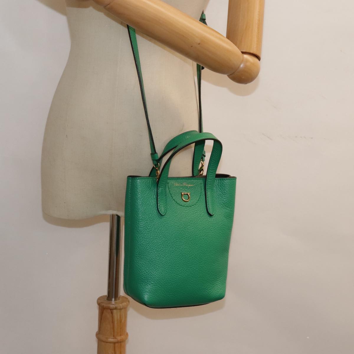 Salvatore Ferragamo Hand Bag Leather 2way Green Gold Auth 91385V
