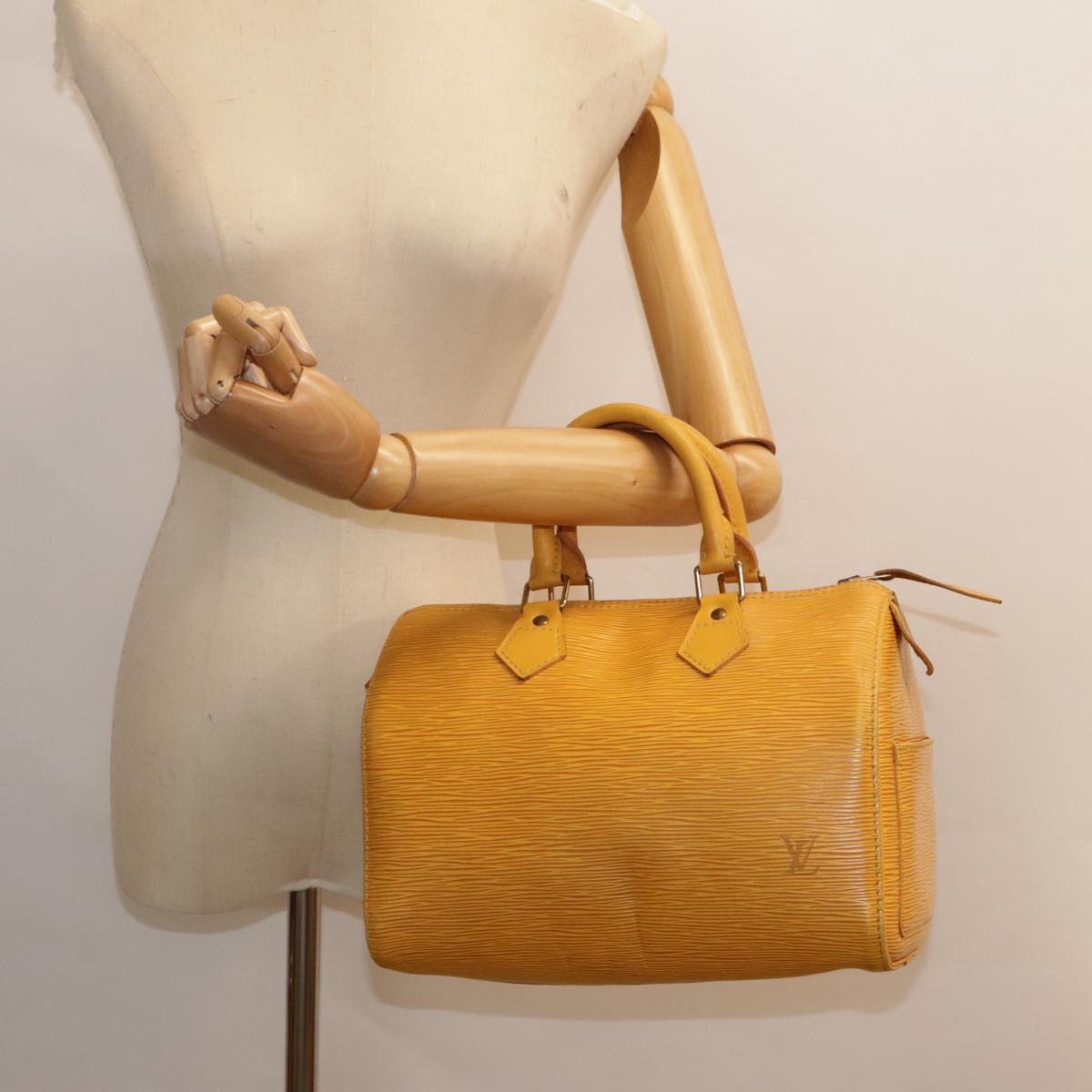 LOUIS VUITTON Epi Speedy 25 Hand Bag Tassili Yellow M43019 LV Auth 91415