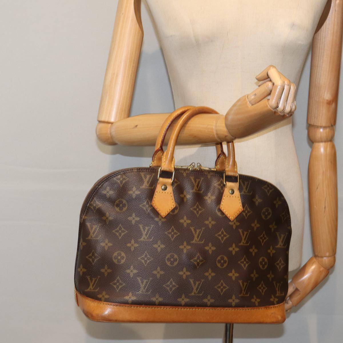 LOUIS VUITTON Monogram Alma Hand Bag M51130 LV Auth 91421