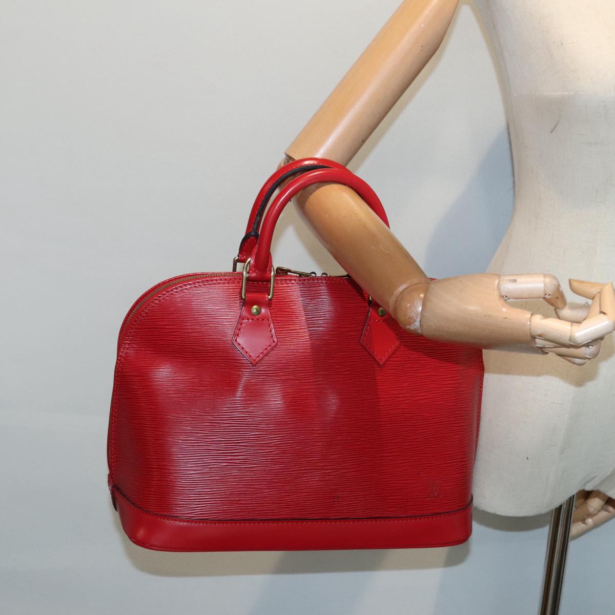 LOUIS VUITTON Epi Alma Hand Bag Castilian Red M52147 LV Auth 91496