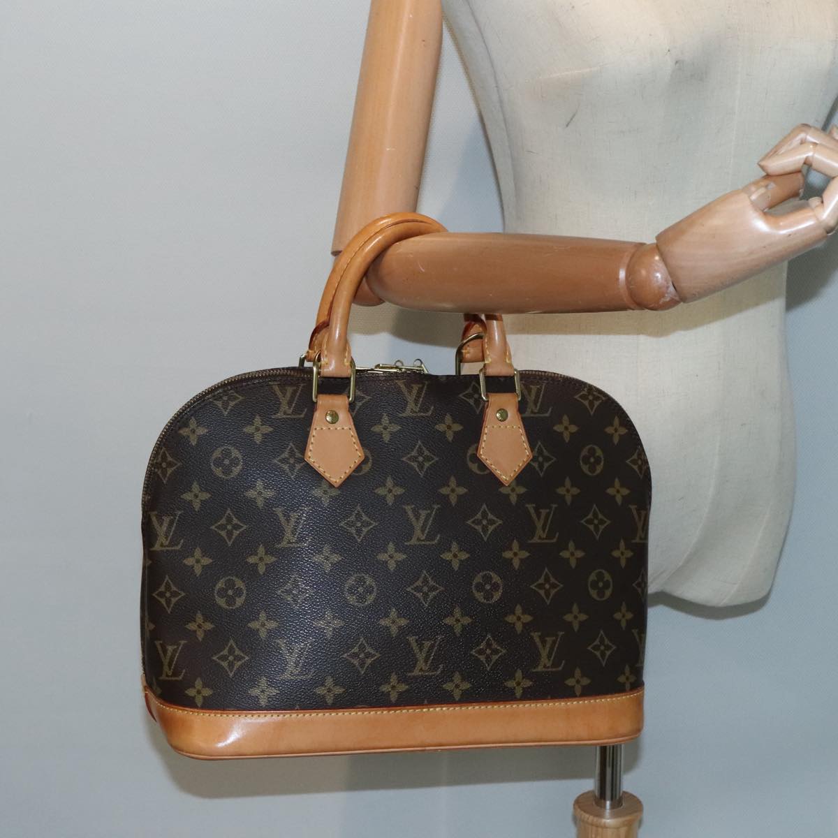 LOUIS VUITTON Monogram Alma Hand Bag M51130 LV Auth 91581