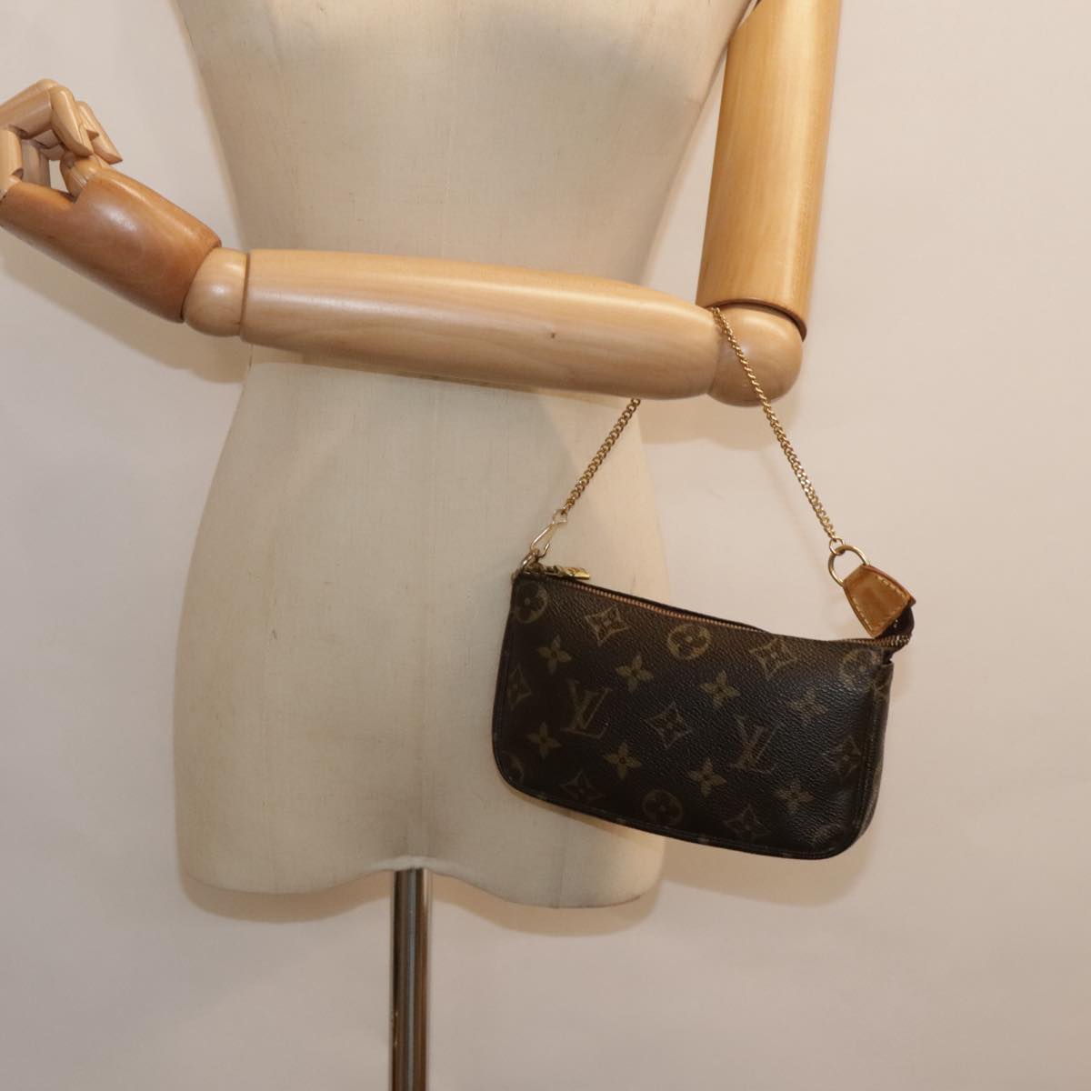 LOUIS VUITTON Monogram Mini Pochette Accessoires Pouch M58009 LV Auth 91672