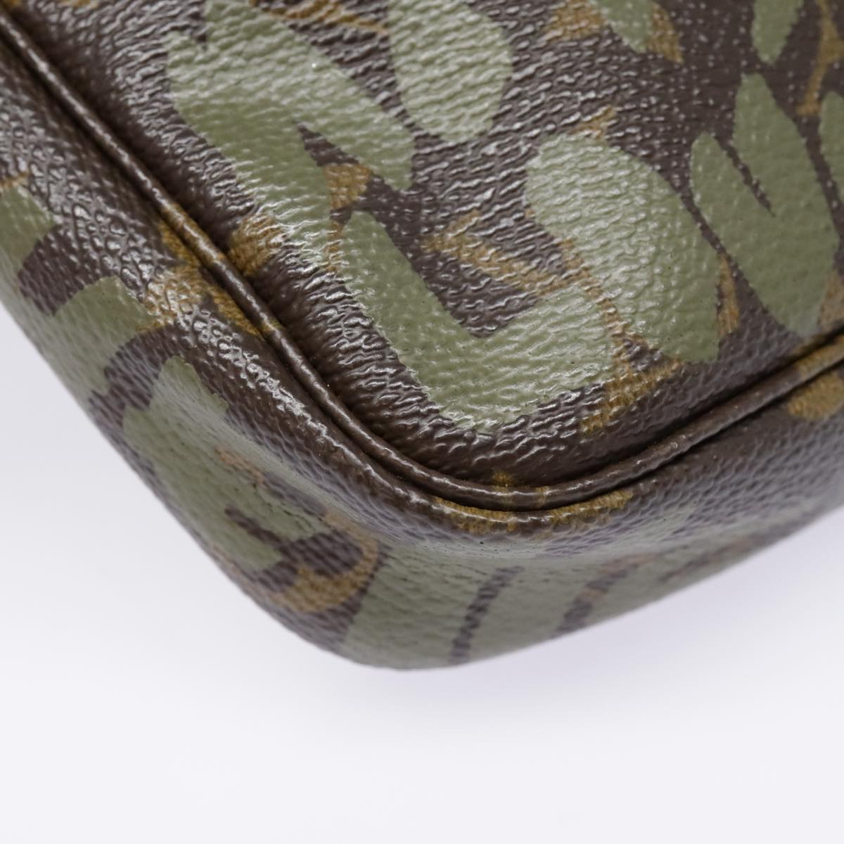 LOUIS VUITTON Monogram Graffiti Pochette Accessoires Khaki M92191 Auth 91688