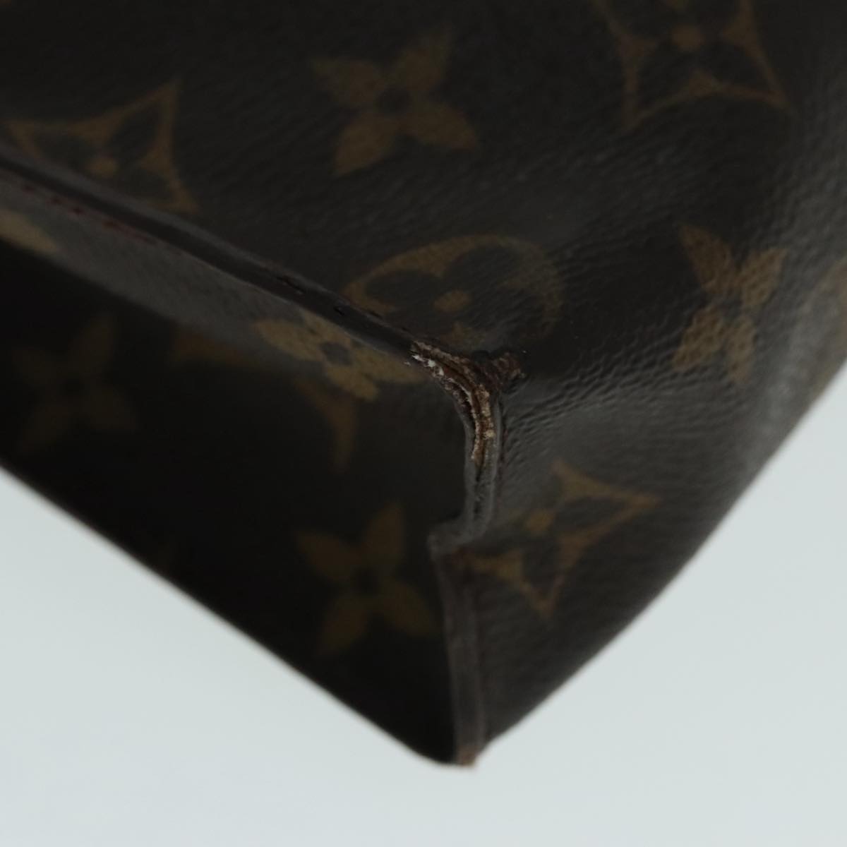 LOUIS VUITTON Monogram Poche Toilette 26 Pouch M47542 LV Auth 91797