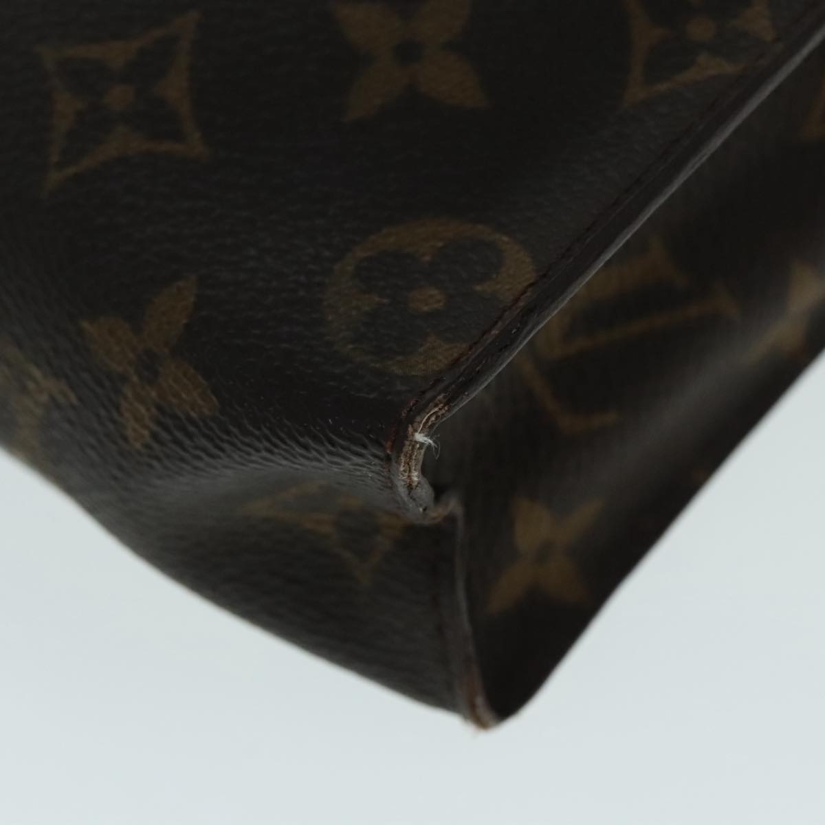 LOUIS VUITTON Monogram Poche Toilette 26 Pouch M47542 LV Auth 91797