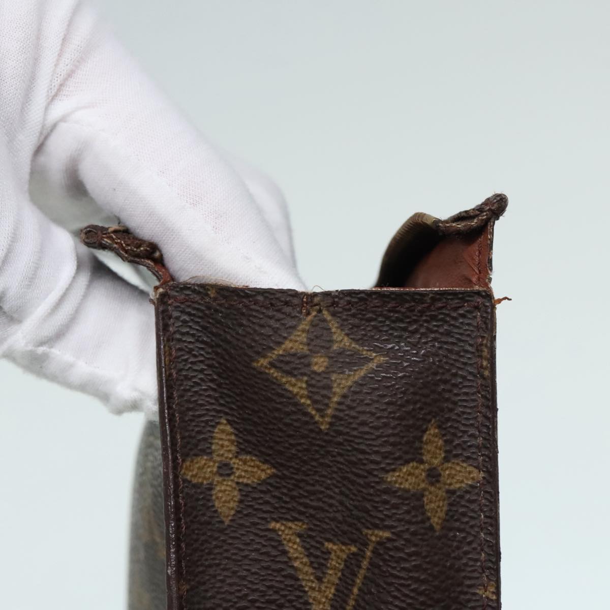 LOUIS VUITTON Monogram Poche Toilette 26 Pouch M47542 LV Auth 91797