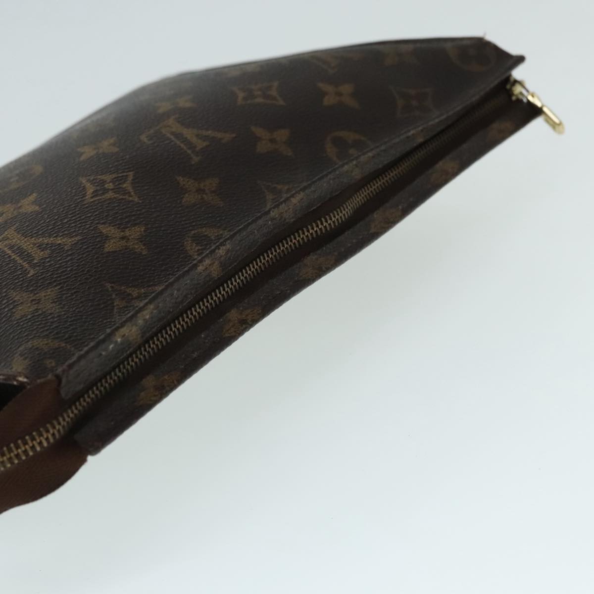 LOUIS VUITTON Monogram Poche Toilette 26 Pouch M47542 LV Auth 91797