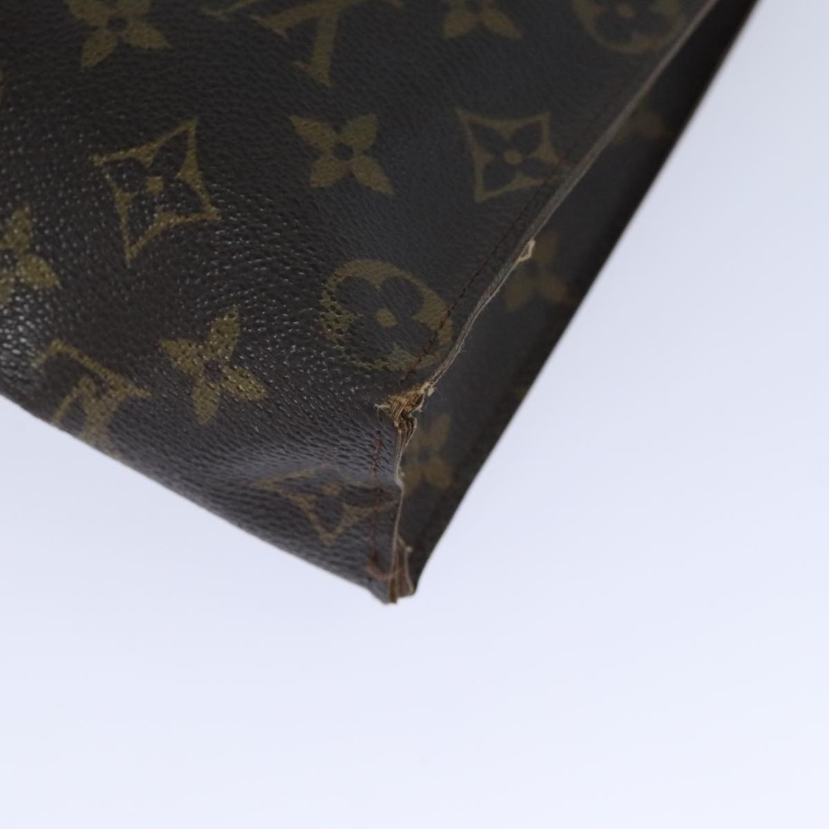 LOUIS VUITTON Monogram Poche Toilette 26 Pouch M47542 LV Auth 91798