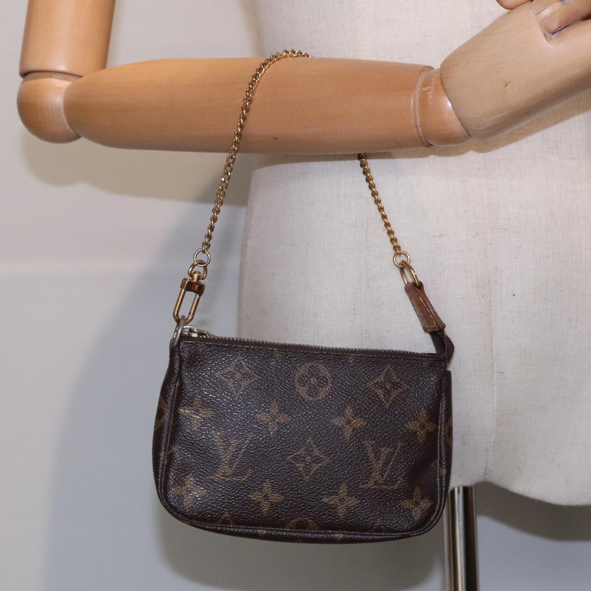 LOUIS VUITTON Monogram Mini Pochette Accessoires Pouch M58009 LV Auth 91851