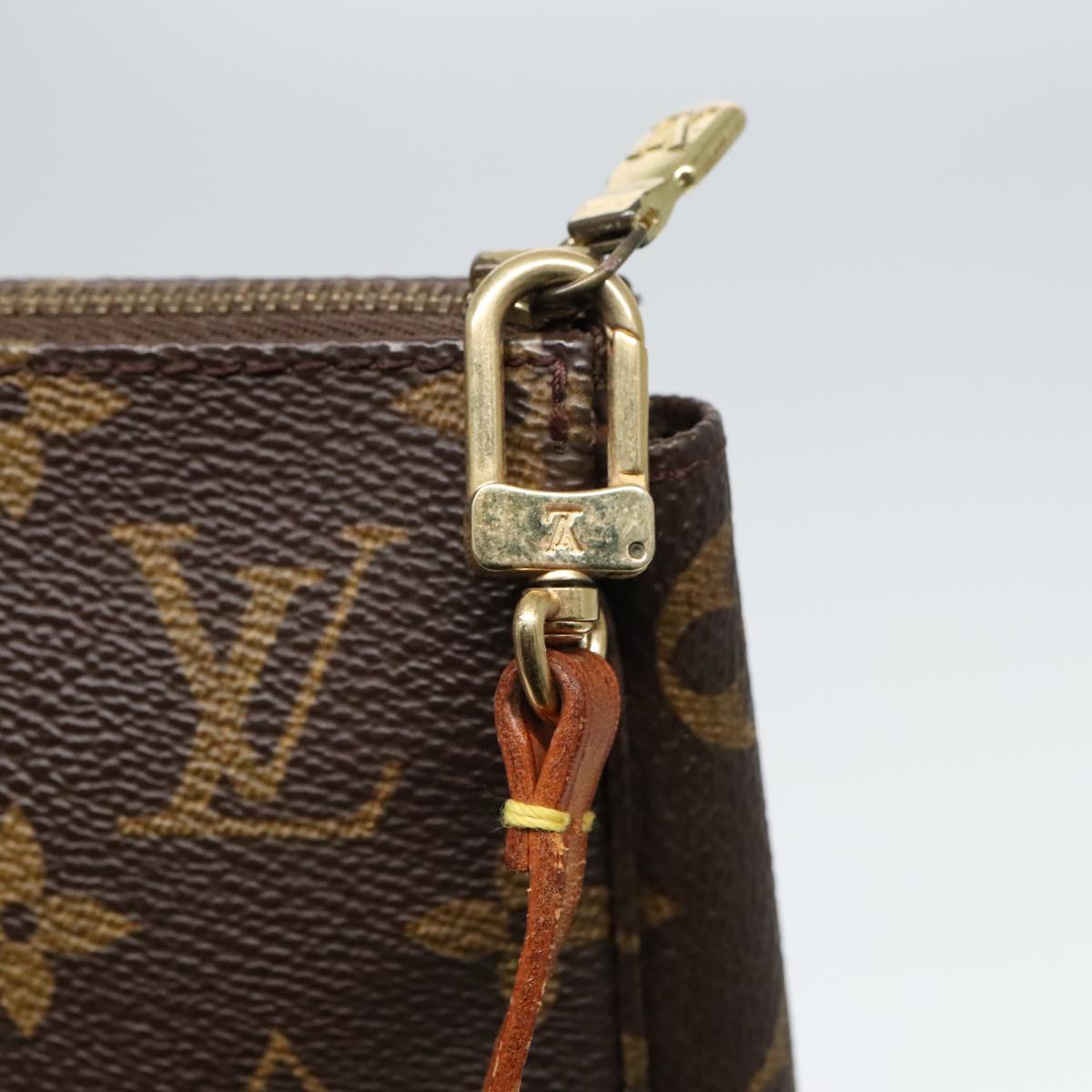 LOUIS VUITTON Monogram Pochette Accessoires Pouch M51980 LV Auth 91877