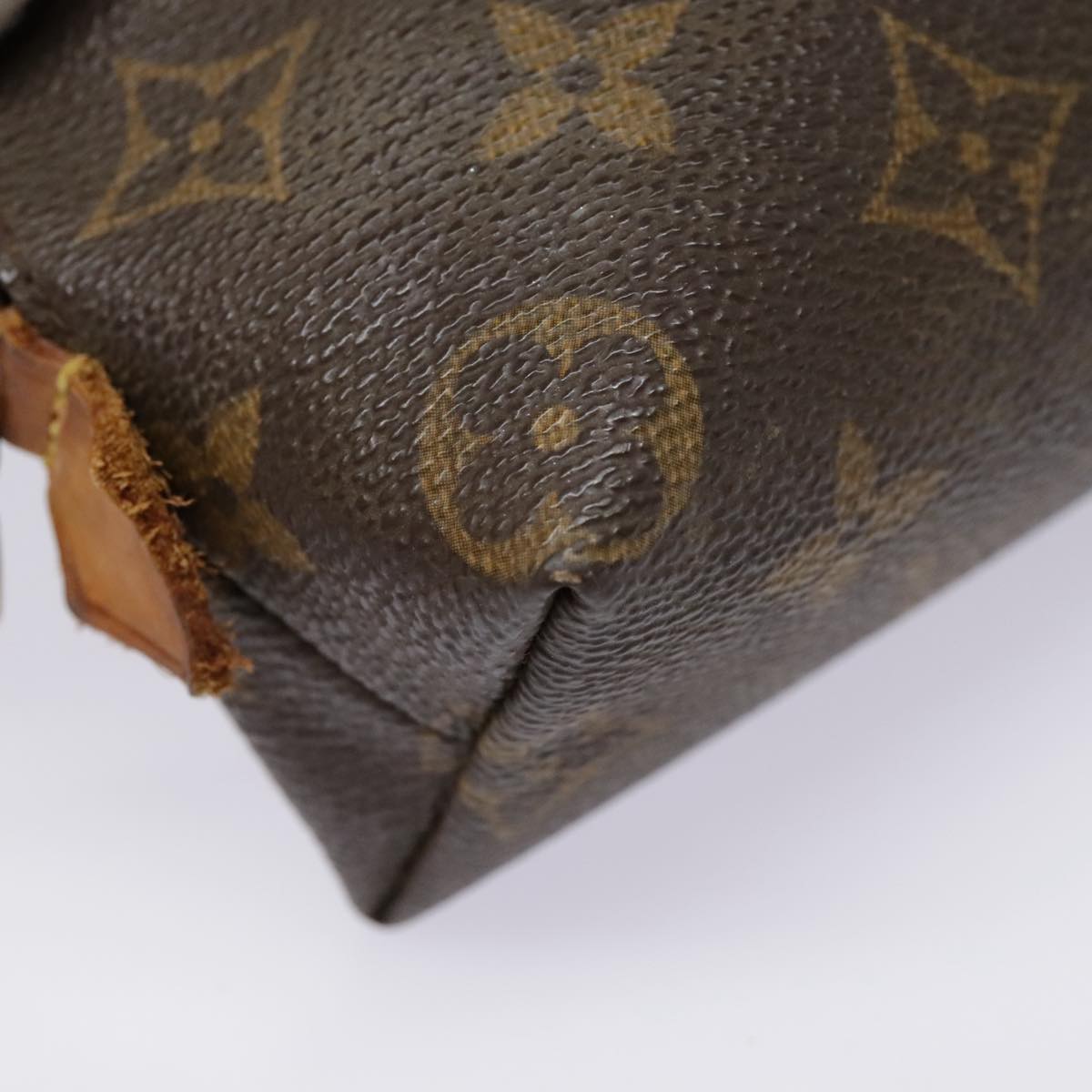 LOUIS VUITTON Monogram Pochette Cosmetic PM Cosmetic Pouch M47515 LV Auth 91935