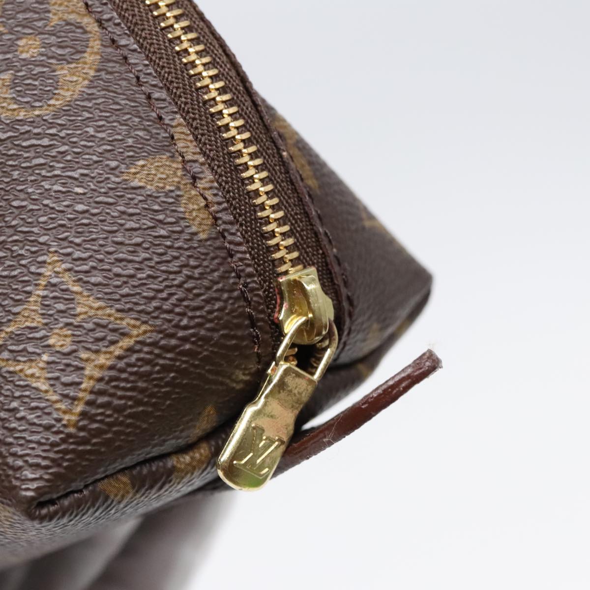 LOUIS VUITTON Monogram Trousse Demi Ronde Cosmetic Pouch M47520 LV Auth 91944