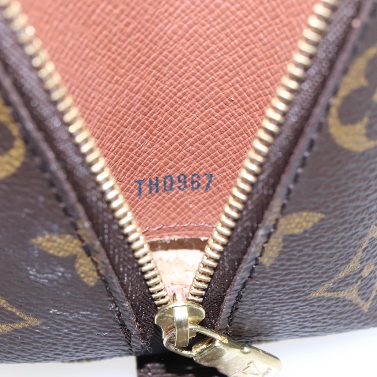 LOUIS VUITTON Monogram Trousse Demi Ronde Cosmetic Pouch M47520 LV Auth 91944