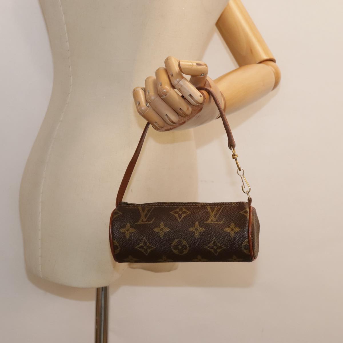 LOUIS VUITTON Monogram Papillon Pouch LV Auth 91978