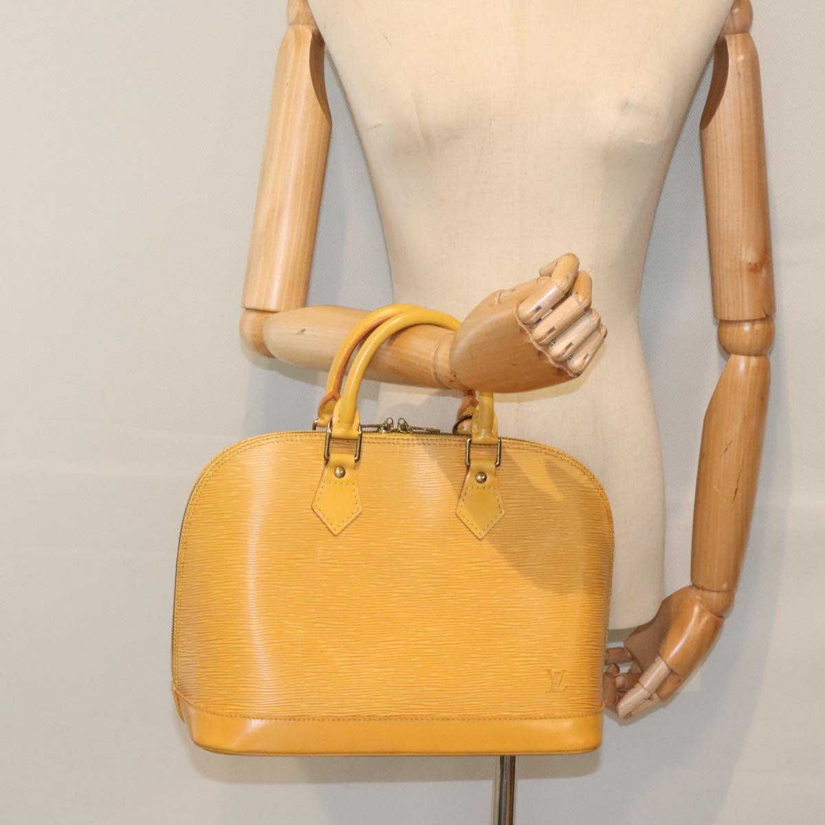 LOUIS VUITTON Epi Alma Hand Bag Yellow M52149 LV Auth 92048