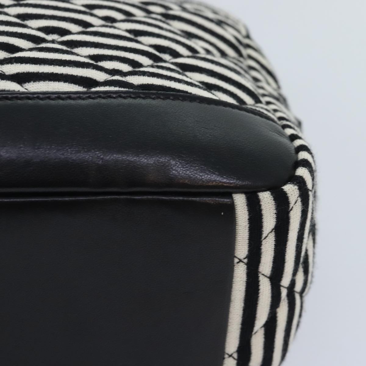 CHANEL Matelasse Chain Shoulder Bag Cotton Black White CC Auth 92066SM