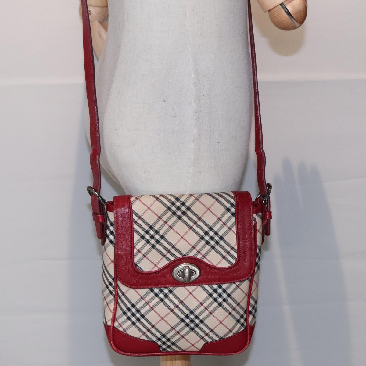 BURBERRY Nova Check Shoulder Bag Canvas Red Beige Silver Auth 92086