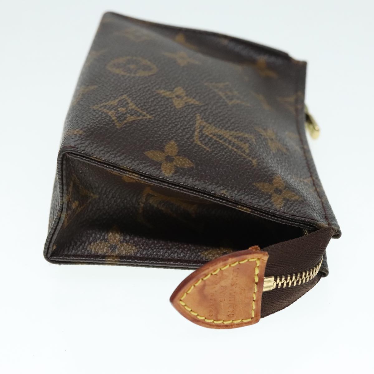 LOUIS VUITTON Monogram Poche Toilette 15 Pouch M47546 LV Auth 92272