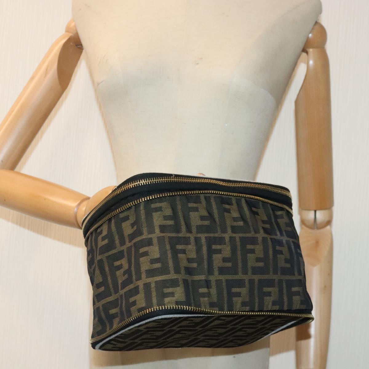 FENDI Zucca Canvas Vanity Pouch Brown Black gold Auth 92315