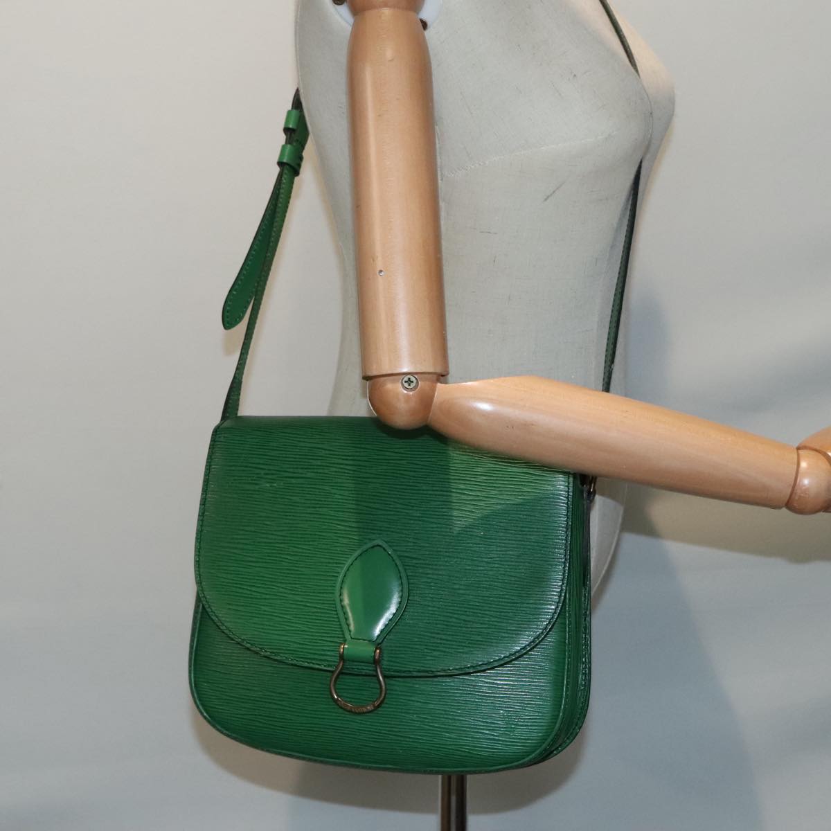 LOUIS VUITTON Epi Saint Cloud GM Shoulder Bag Green M52194 LV Auth 92485