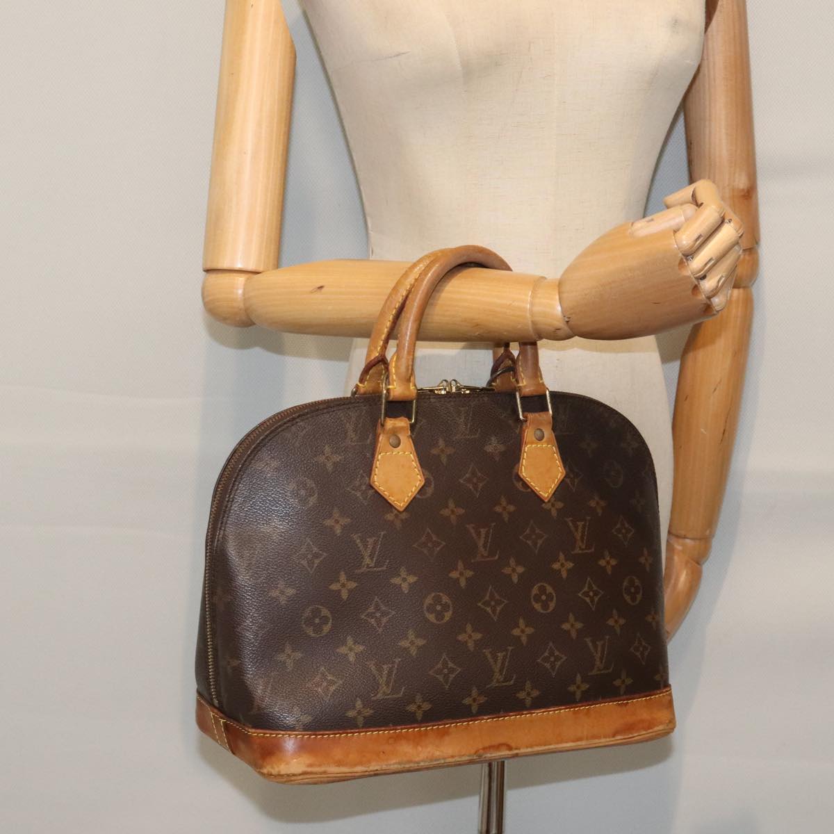 LOUIS VUITTON Monogram Alma Hand Bag M51130 LV Auth 92507