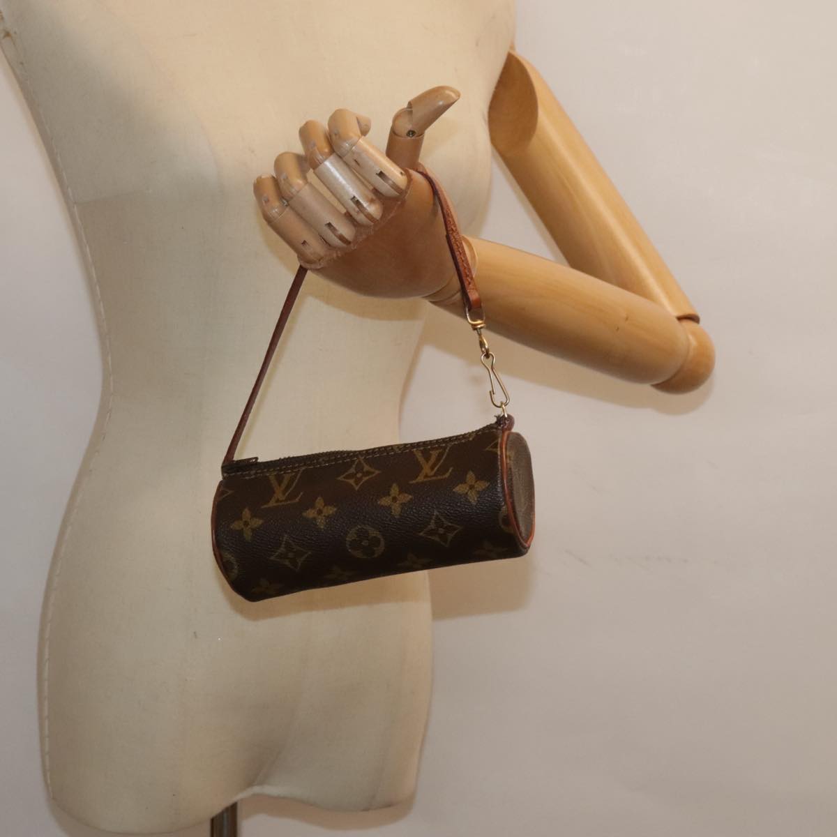 LOUIS VUITTON Monogram Papillon Pouch LV Auth 92842