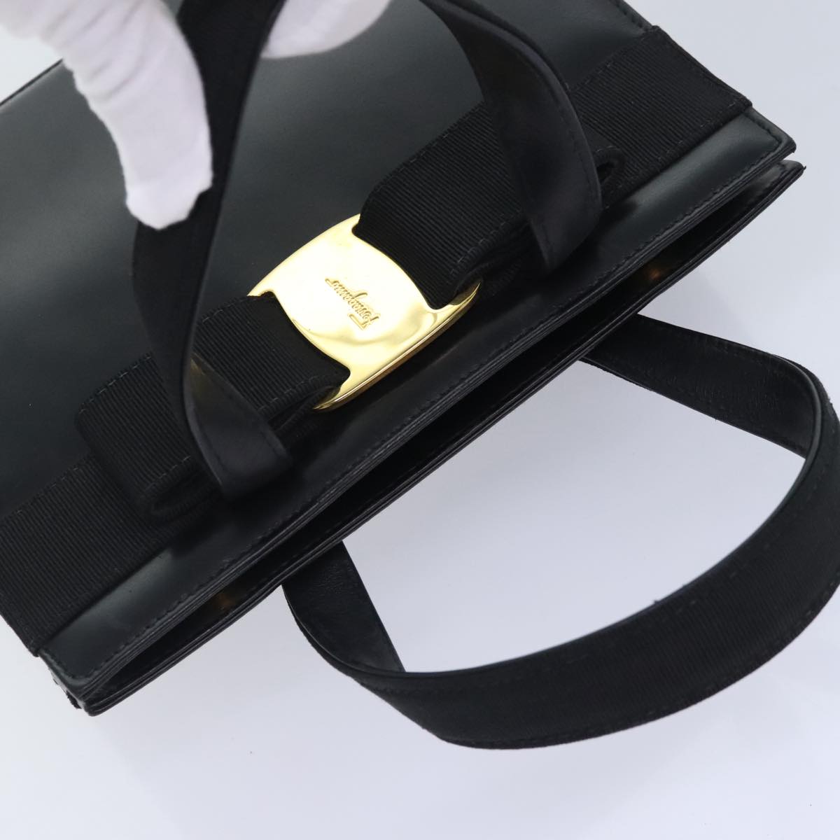 Salvatore Ferragamo Vala Hand Bag Leather Black Gold Auth 92934