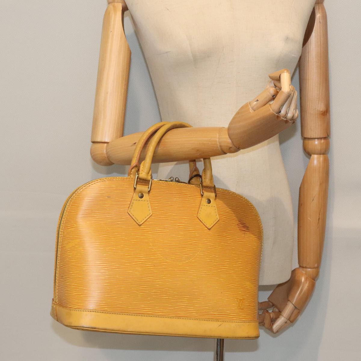 LOUIS VUITTON Epi Alma Hand Bag Yellow M52149 LV Auth 92946