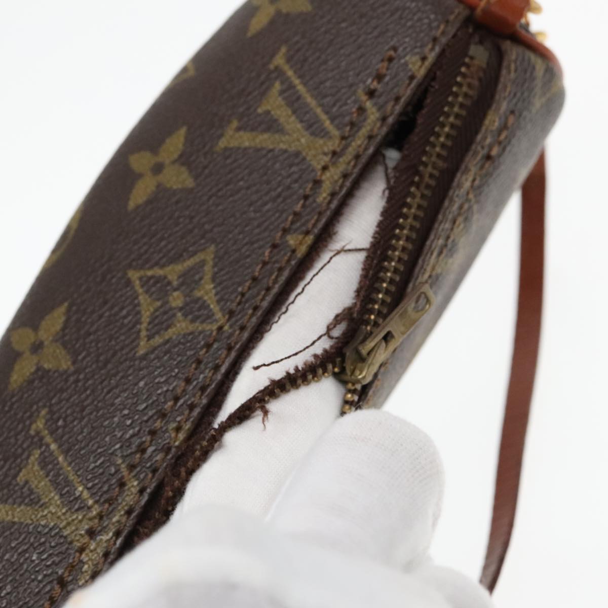 LOUIS VUITTON Monogram Papillon Pouch Vintage LV Auth 93148