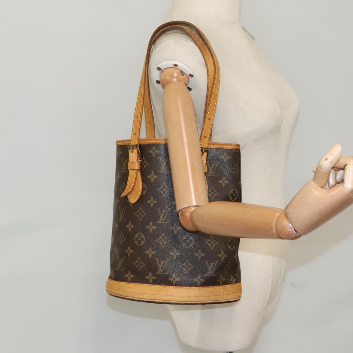 LOUIS VUITTON Monogram Bucket PM Shoulder Bag M42238 LV Auth 93261