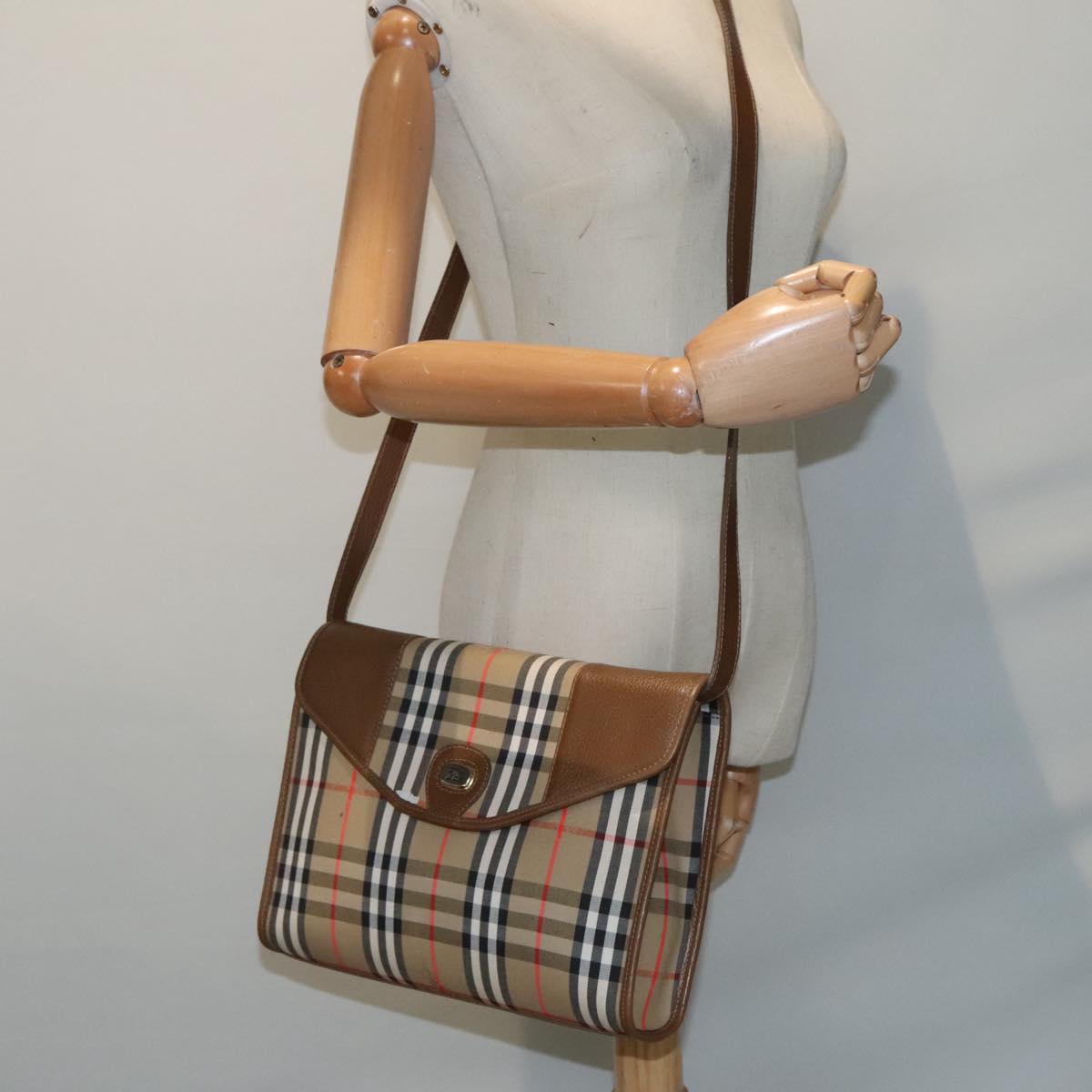 Burberrys Nova Check Shoulder Bag Canvas Leather Beige Brown gold Auth 93364