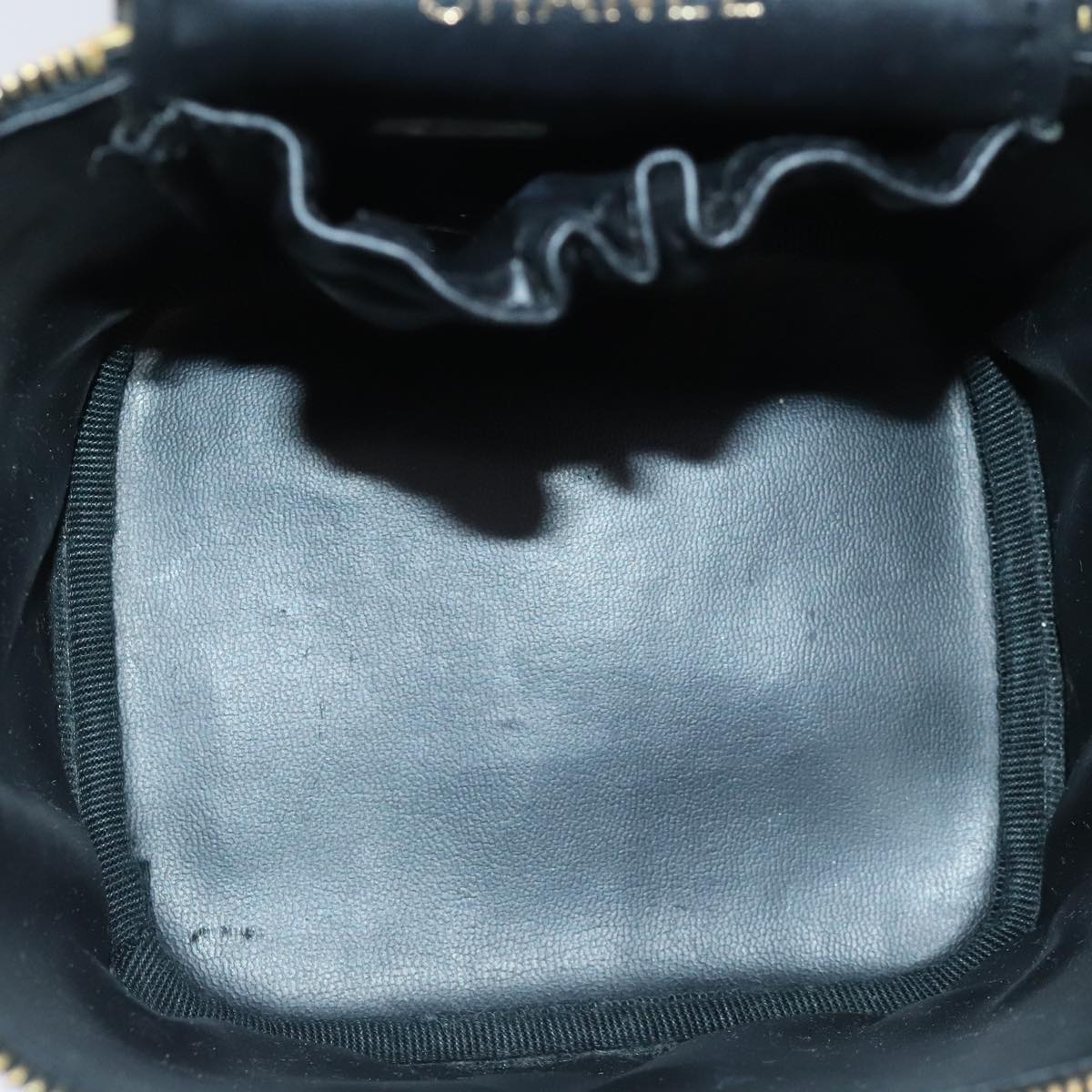 CHANEL Vanity Bicolore Pouch Leather Black Gold CC Auth 93434