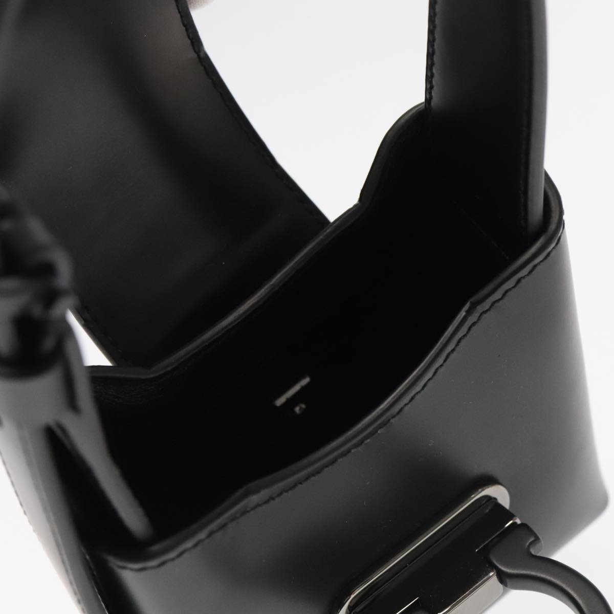 Salvatore Ferragamo Gancini Hand Bag Leather Black Auth 93834AM