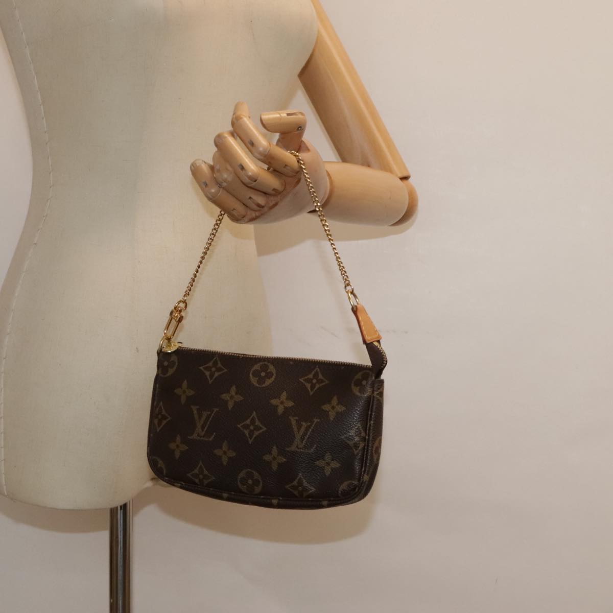 LOUIS VUITTON Monogram Mini Pochette Accessoires Pouch M58009 LV Auth 93933