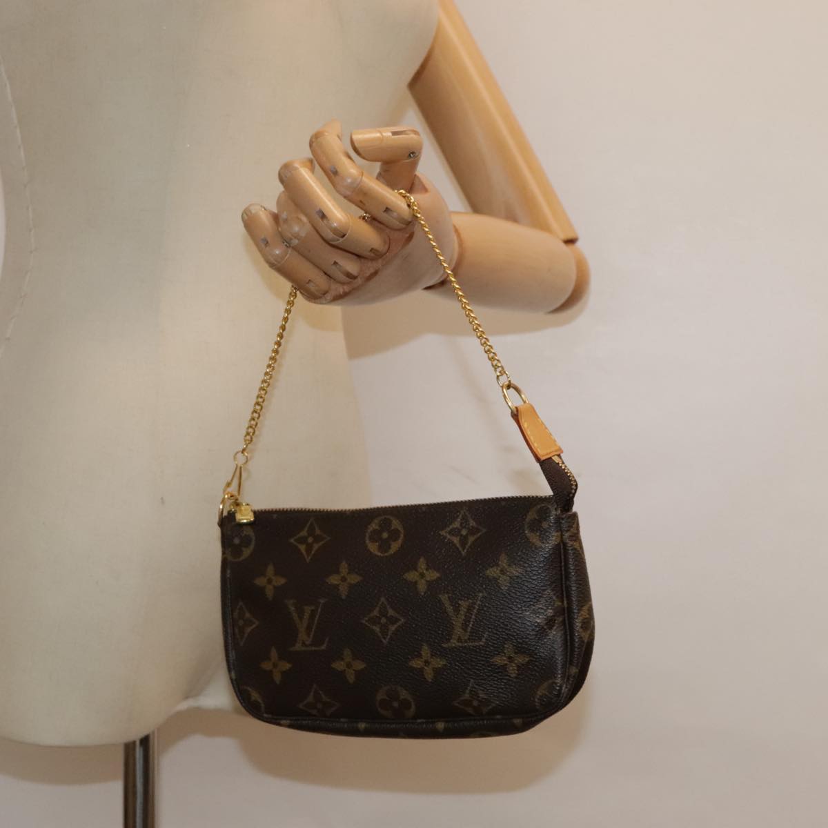 LOUIS VUITTON Monogram Mini Pochette Accessoires Pouch M58009 LV Auth 93936