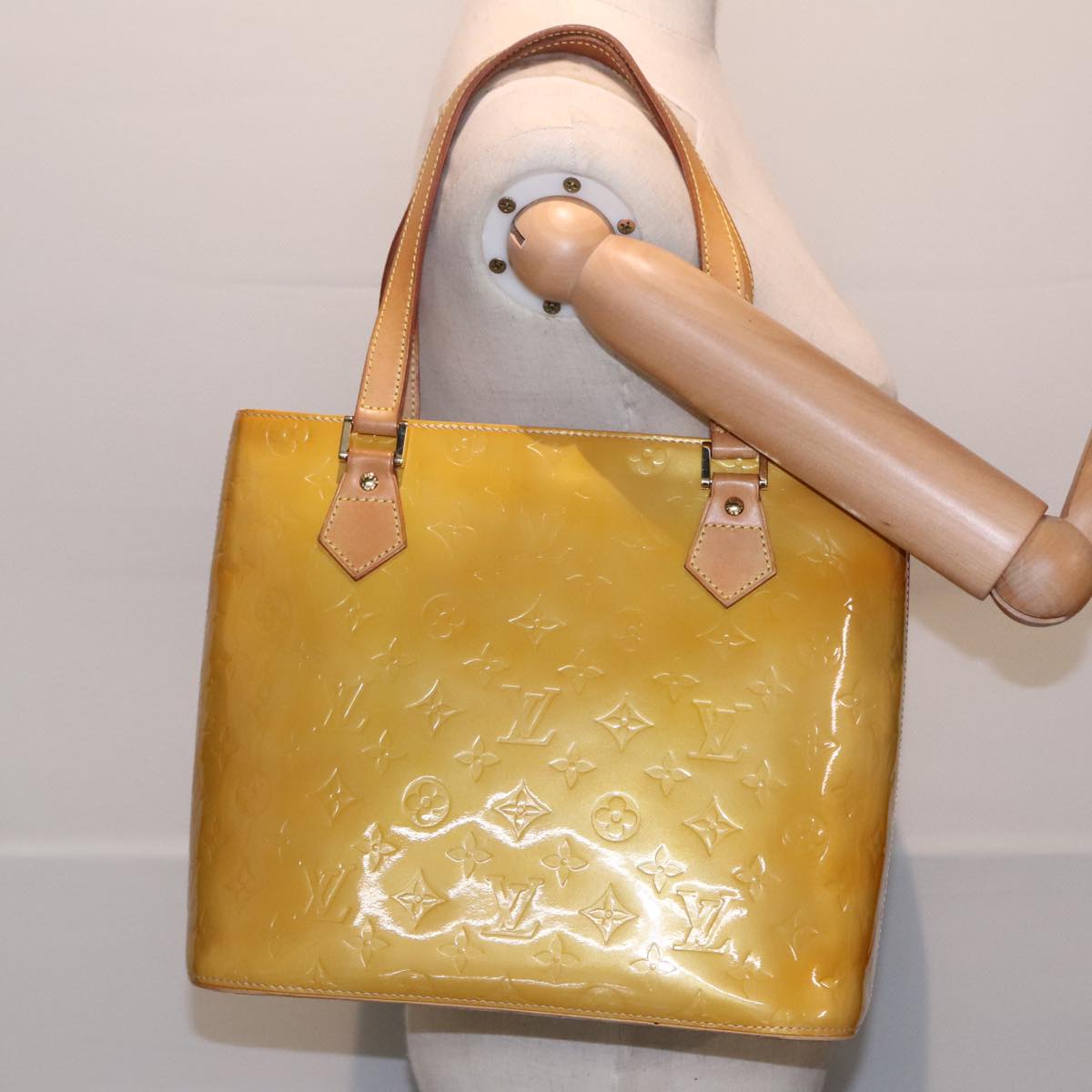 LOUIS VUITTON Monogram Vernis Houston Hand Bag Beige M91004 LV Auth 93972