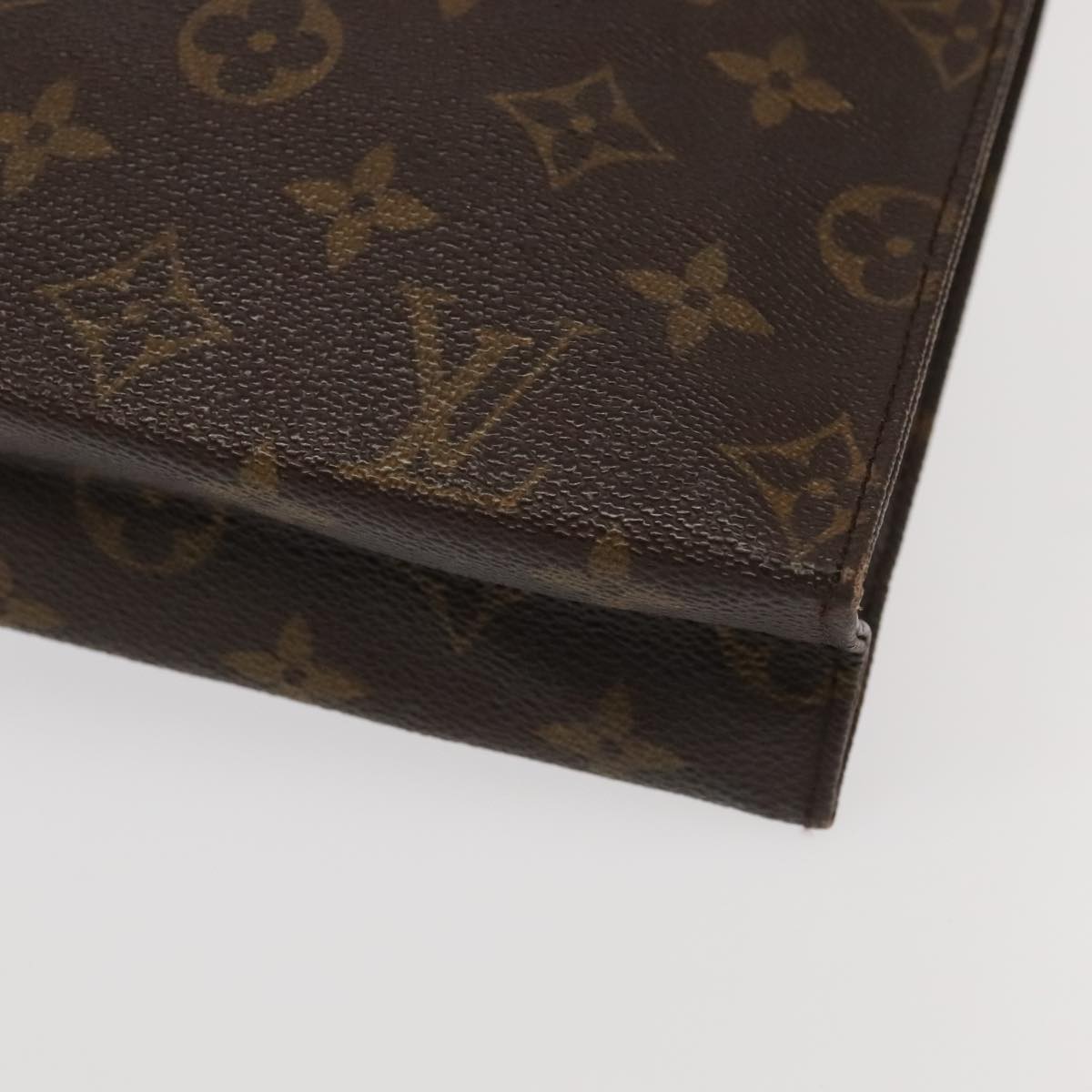 LOUIS VUITTON Monogram Poche Toilette 26 Pouch M47542 LV Auth 94102