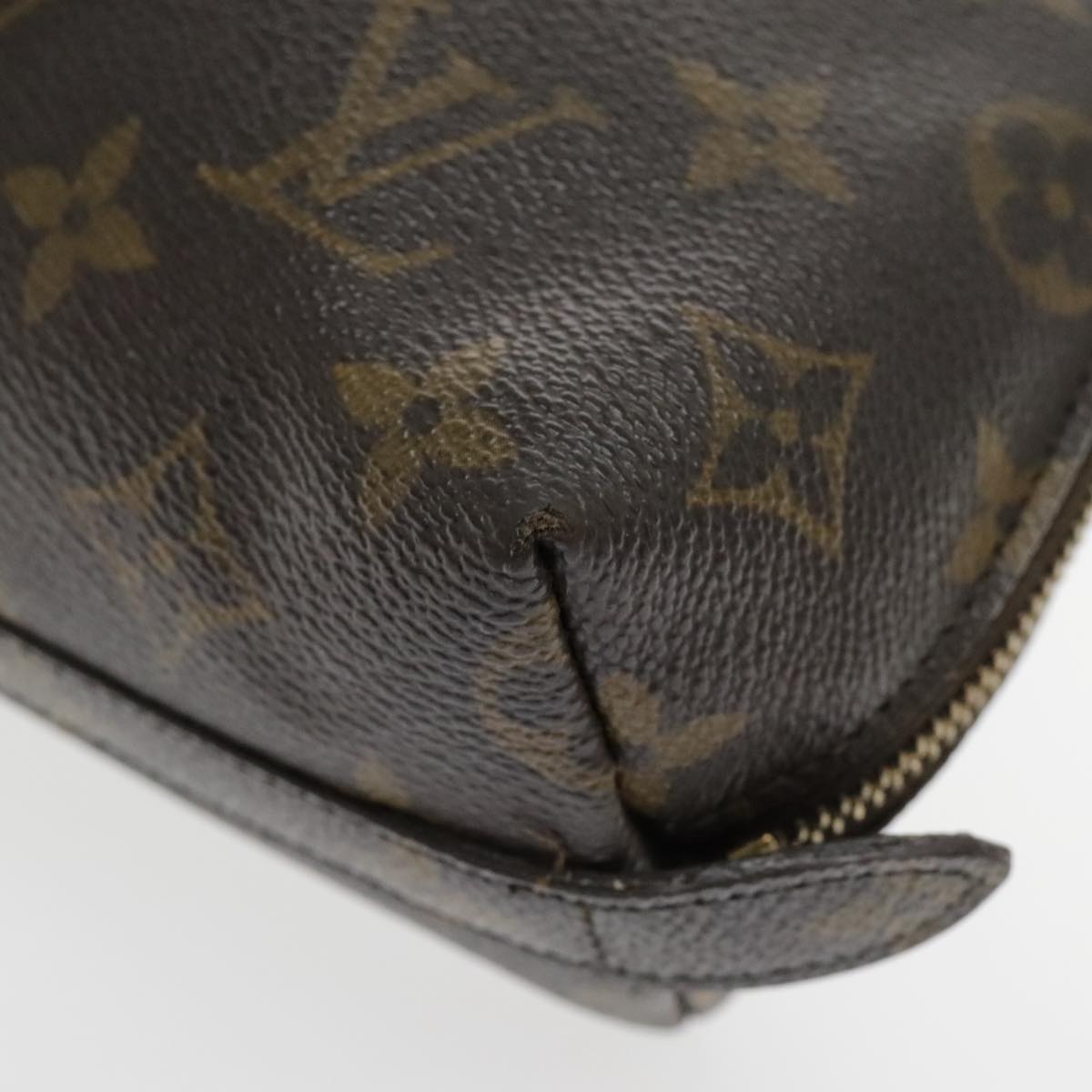 LOUIS VUITTON Monogram Trousse Demi Ronde Cosmetic Pouch M47520 LV Auth 94325