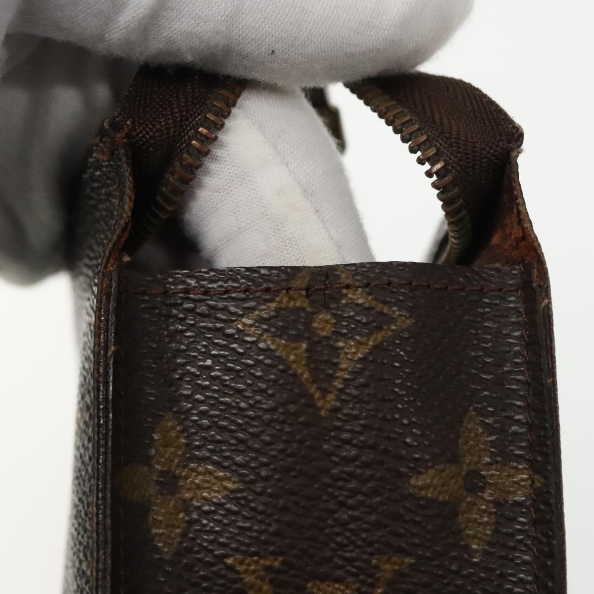 LOUIS VUITTON Monogram Poche Toilette 26 Pouch M47542 LV Auth 94329