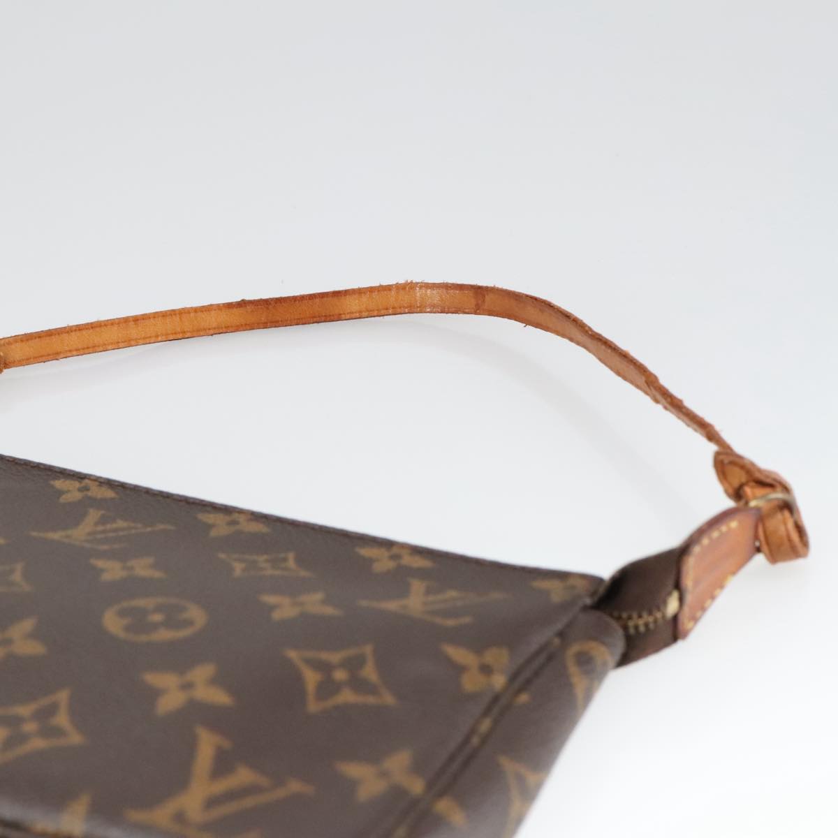 LOUIS VUITTON Monogram Pochette Accessoires Pouch M51980 LV Auth 94521