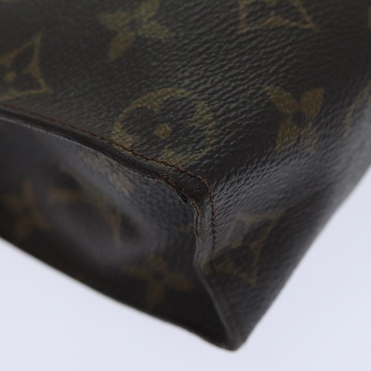 LOUIS VUITTON Monogram Poche Toilette 26 Pouch M47542 LV Auth 94537