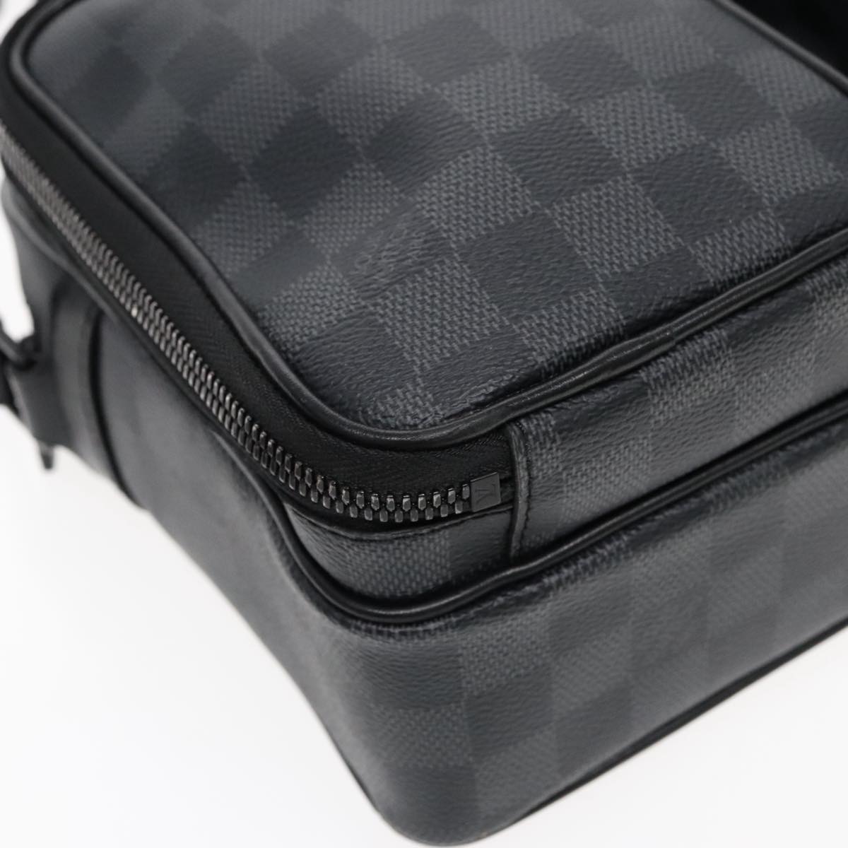 LOUIS VUITTON Damier Grafitte Utility Messenger Shoulder Bag M40280 Auth 94640SM