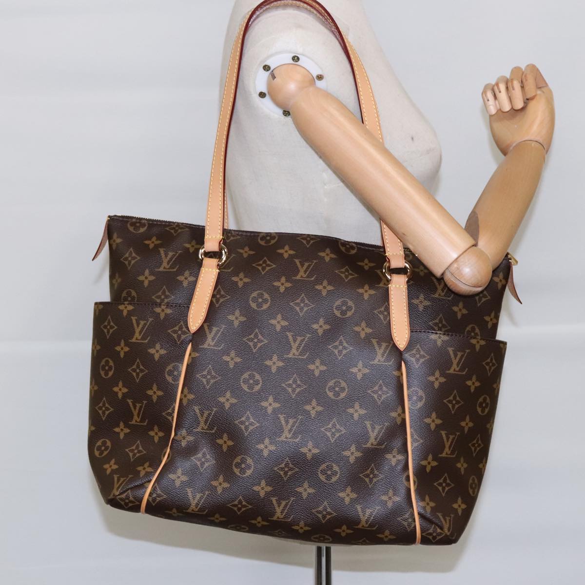 LOUIS VUITTON Monogram Totally MM Tote Bag M56689 LV Auth 94810SAV