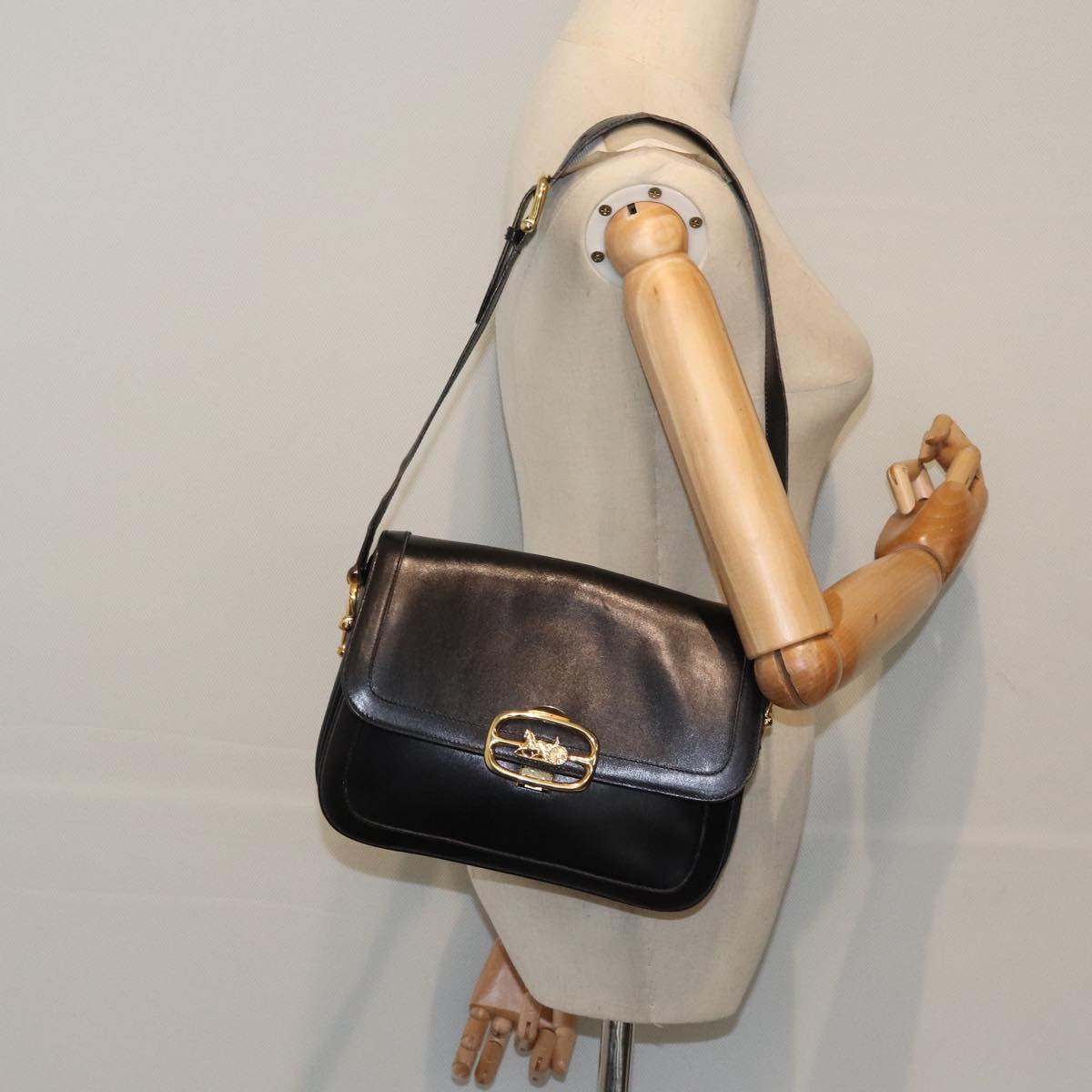 CELINE Horse Carriage Shoulder Bag Leather Black Gold Auth 94846